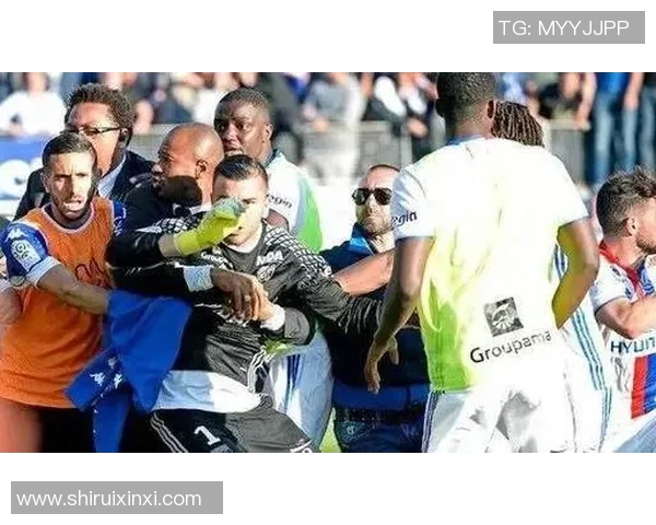 上海足球队与深圳足球队赛后复盘分析比赛节奏与战术表现